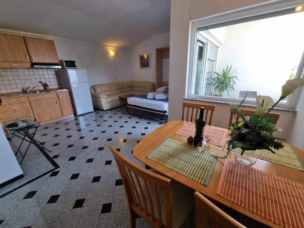 Apartment Tomic 2 Makarska Eksteriør billede